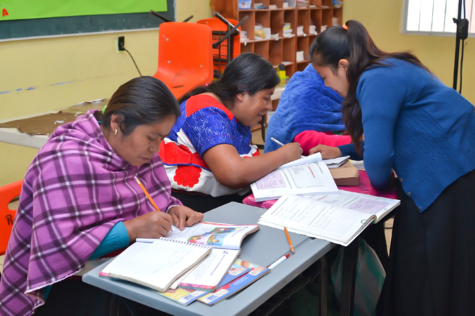 Día Internacional de la Alfabetización: La Ciudad de México y su deuda educativa con las mujeres