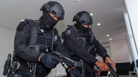 Desarman a Policía Municipal de Juchitán; retiran 57 armas y más de 2 mil cartuchos