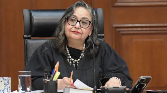 “Como estoy a la moda, traigo mi acordeón”: Norma Piña ironiza sobre la Reforma Judicial