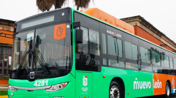 Abraham Vargas destaca reducción de tiempos de espera en transporte de NL