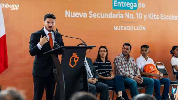 NL: Samuel García encabeza entrega de infraestructura y kits escolares en Salinas Victoria