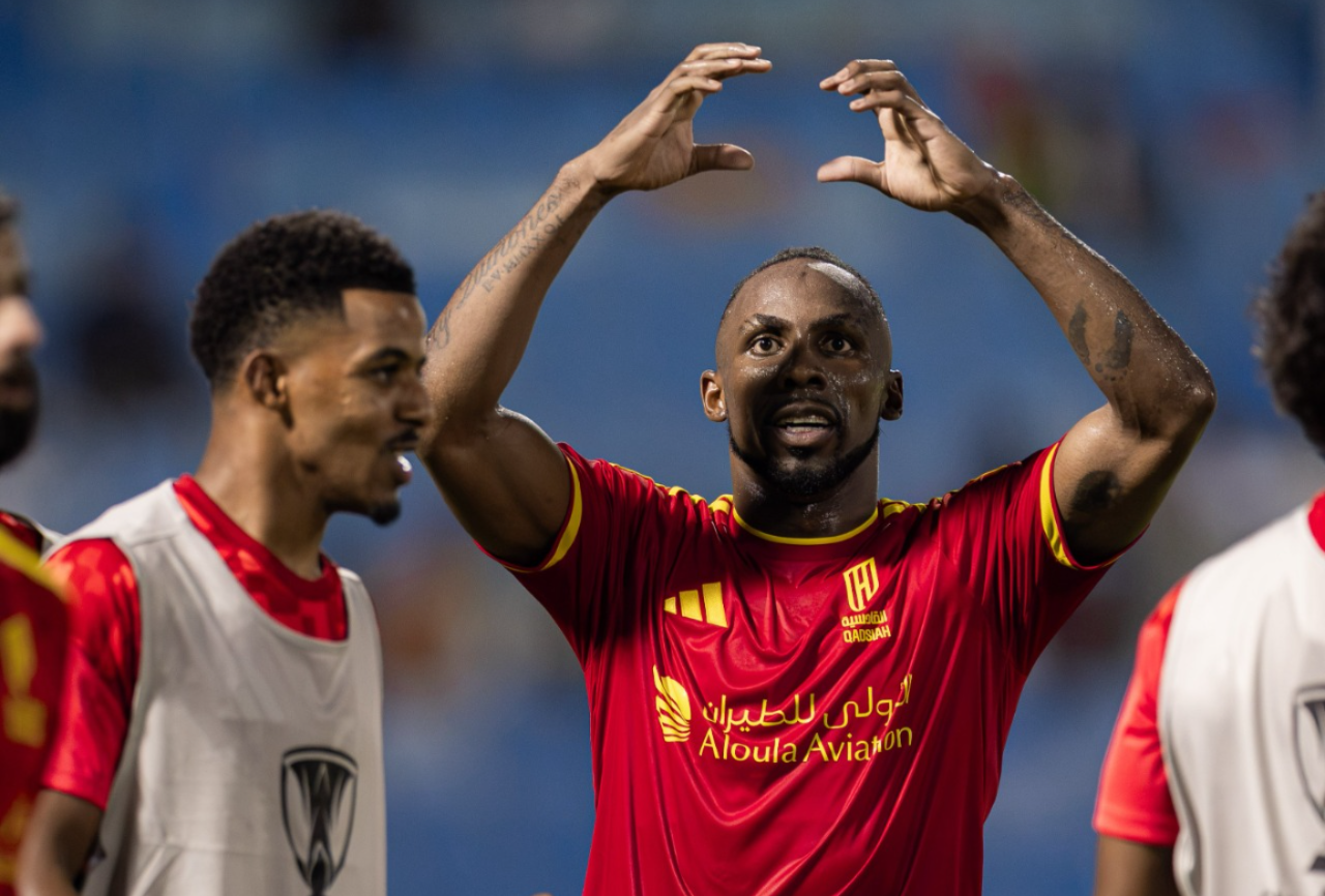 Julián Quiñones debuta con gol en la Champions asiática y guía triunfo de Al-Qadsiah sobre Al-Wasl