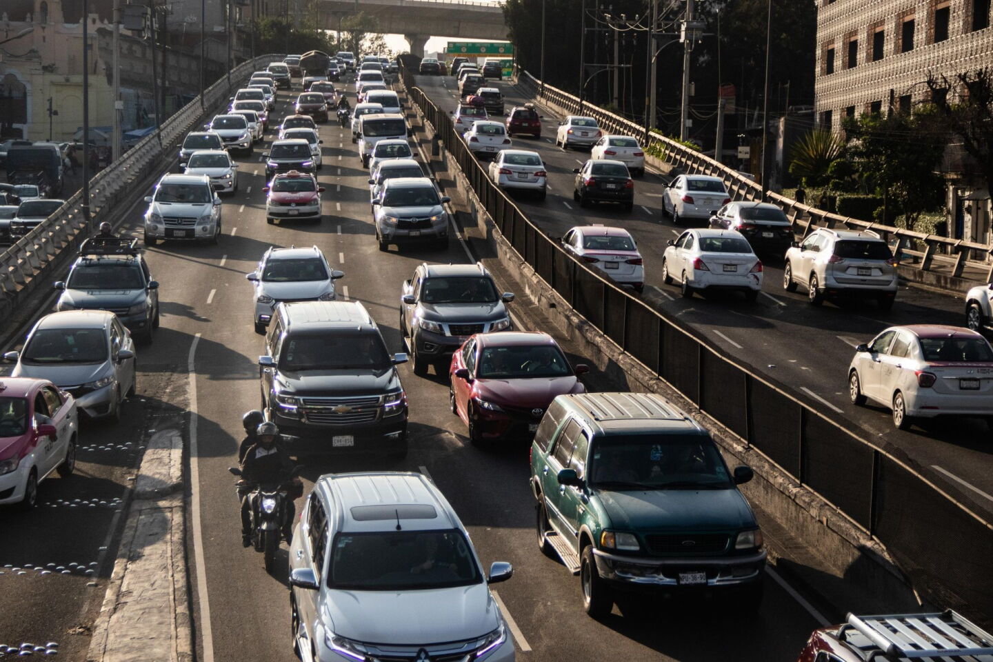 CDMX: Pierden capitalinos hasta siete días al año en el tráfico, según índice global