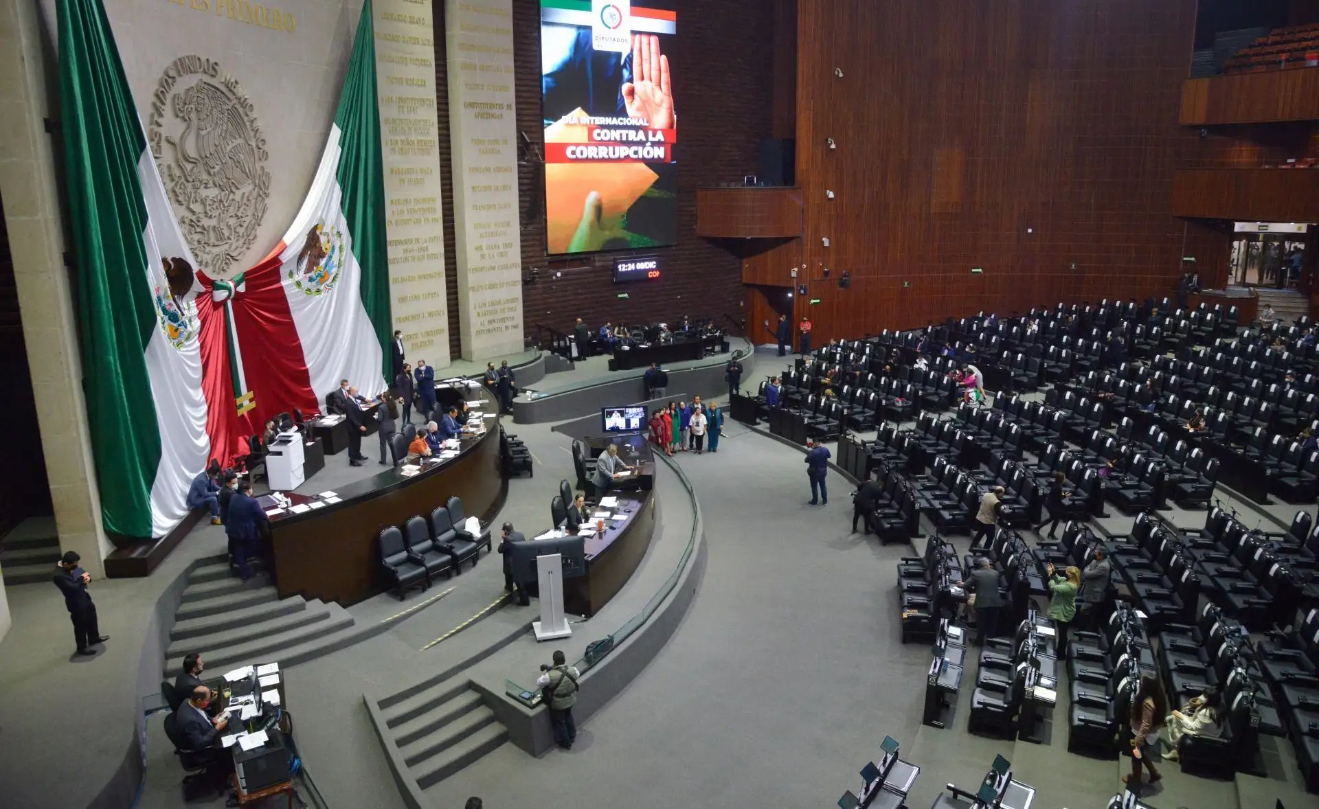 Senado acota la llamada ‘Ley Antimemes’: Avalan hasta 5 años de cárcel por usar logos y sitios falsos del gobierno con fines de engaño