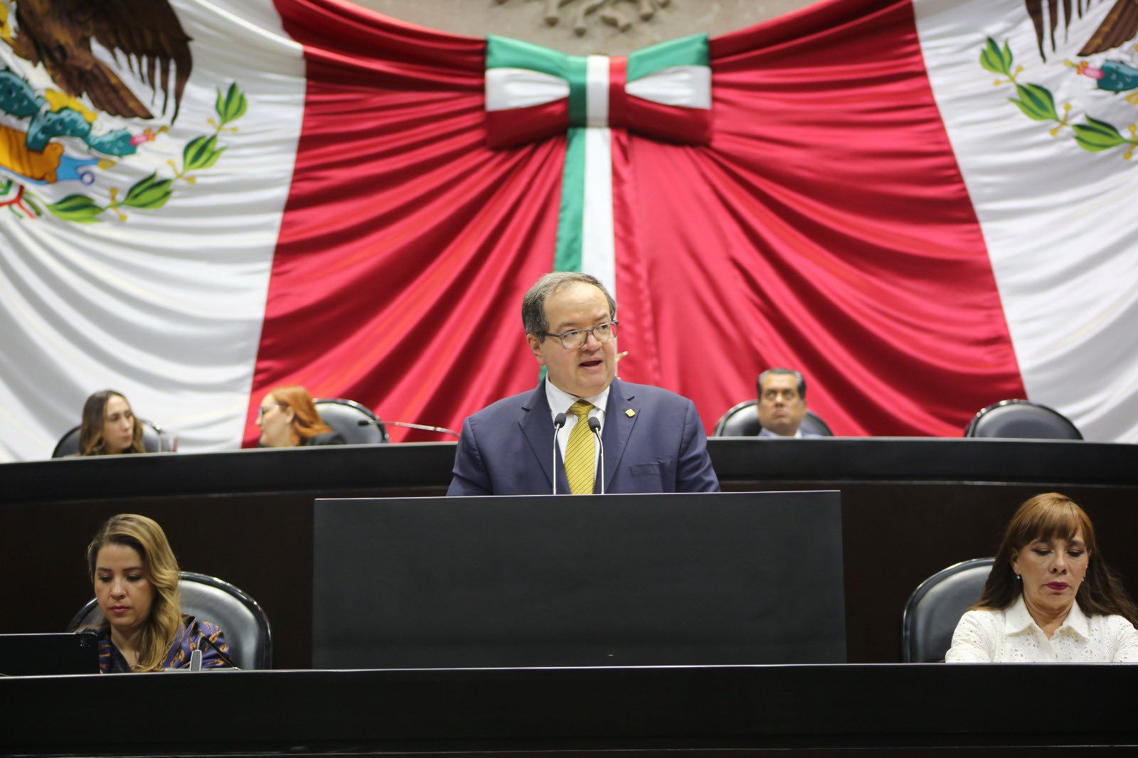 Rector de la UNAM pide en San Lázaro un presupuesto justo para universidades; plantea 56 mil millones de pesos para 2027