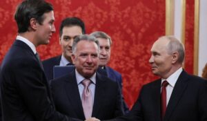 Putin recibe a enviados de Trump en Moscú; ¿hay una salida para la guerra en Ucrania?