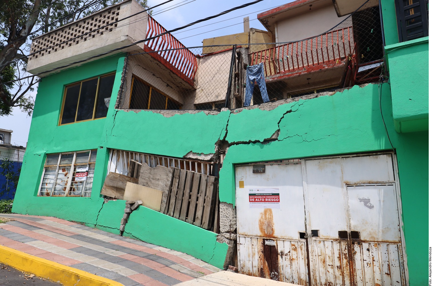 ¿Habrá desalojos? Esto pasará con las 1,600 casas en riesgo por grietas en Iztapalapa
