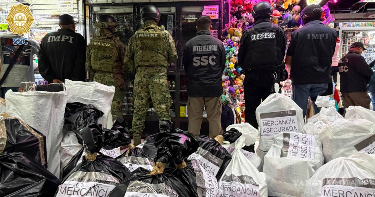 IMPI y SSC decomisan mercancía apócrifa en Friki Plaza, Fan Center y plaza Meave; aseguran 477 piezas