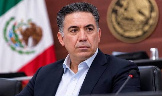 Llevan al Senado 20 mil firmas para pedir el desafuero de Enrique Inzunza