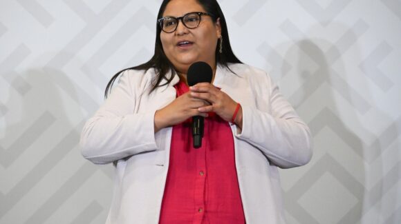 Citlalli Hernández defiende encuestas de Morena en 17 estados y niega desconocimiento del proceso