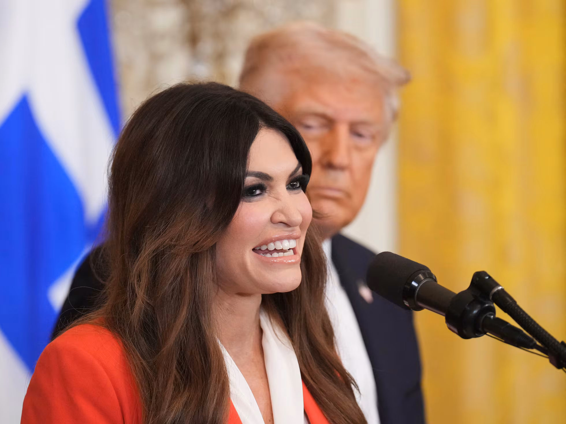 Trump pone bajo examen a Kimberly Guilfoyle, embajadora de EU en Grecia, por presunta solicitud de 100 mil dólares