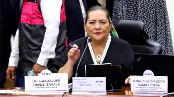 Exhiben a Guadalupe Taddei en festejo con proveedor del INE investigado por la UIF; empresas ligadas recibieron contrato por 197 millones