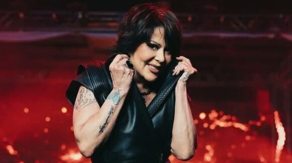 Alejandra Guzmán anuncia su regreso a los escenarios tras lesión de cadera sufrida en un show