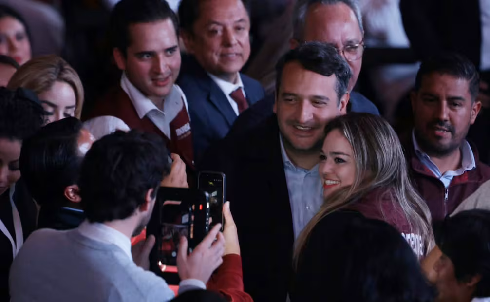 ‘Andy’ López Beltrán aparece en primera fila durante celebración de los 15 años de Morena