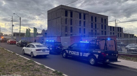 Alumno hiere a cuatro personas con arma blanca dentro de secundaria en Querétaro; todos están fuera de peligro