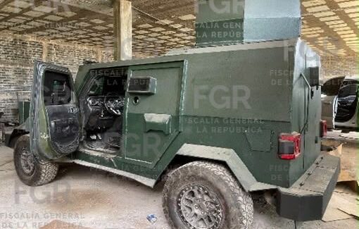 FGR asegura durante cateo en Guasave, Sinaloa, cinco vehículos con blindaje artesanal