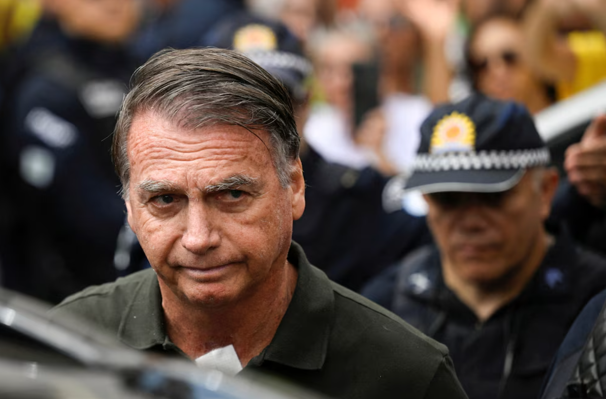 Jair Bolsonaro pide a la Corte Suprema de Brasil anular su condena y suspender la ejecución de la pena