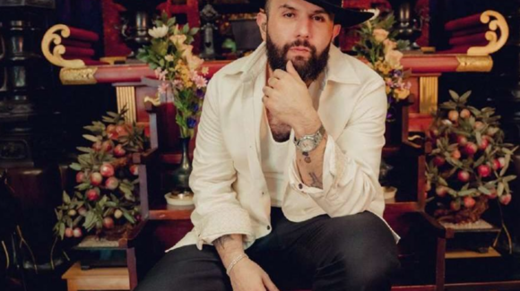 Carín León lanza ‘Live from Japan’, sesión acústica grabada en vivo en templo Shitennoji