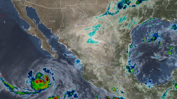 ‘Rachel’ se debilitó a huracán categoría 1, pero mantiene lluvias, fuertes vientos y oleaje elevado