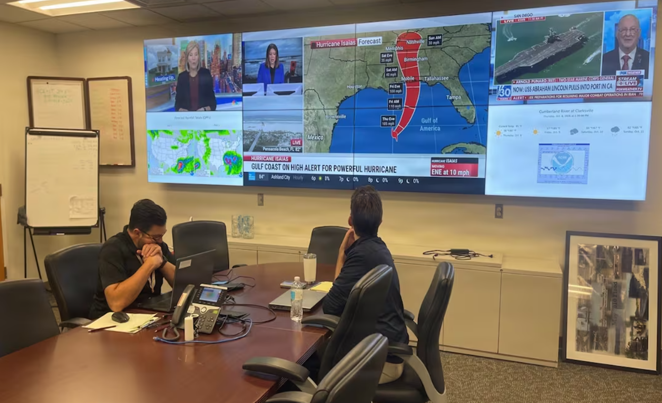 Huracán ‘Isaías’ alcanza categoría 3 y amenaza a más de 20 millones de personas en EU; Florida y Alabama declaran emergencia