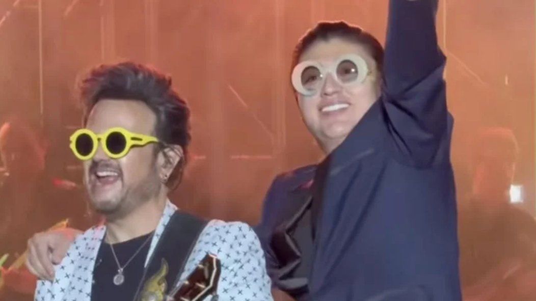 Aleks Syntek sorprende al cantar con Dani Flow en pleno concierto en Guanajuato
