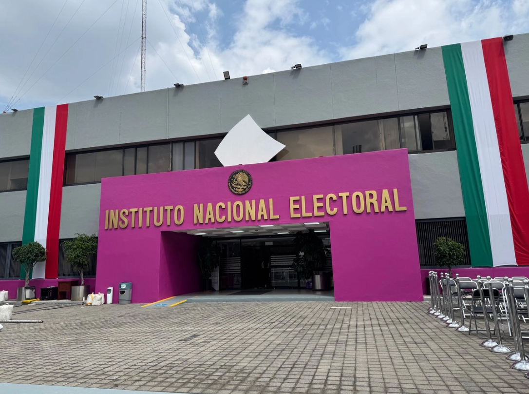 INE lanza aplicación para que mexicanos en el extranjero se registren para votar en 2027