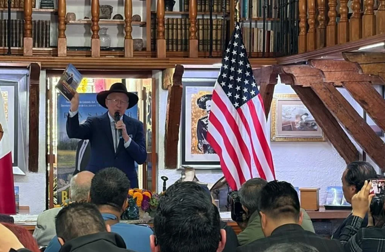 Ken Salazar pide dejar atrás caso de Ismael ‘El Mayo’ Zambada: “Es una victoria de México y EU”