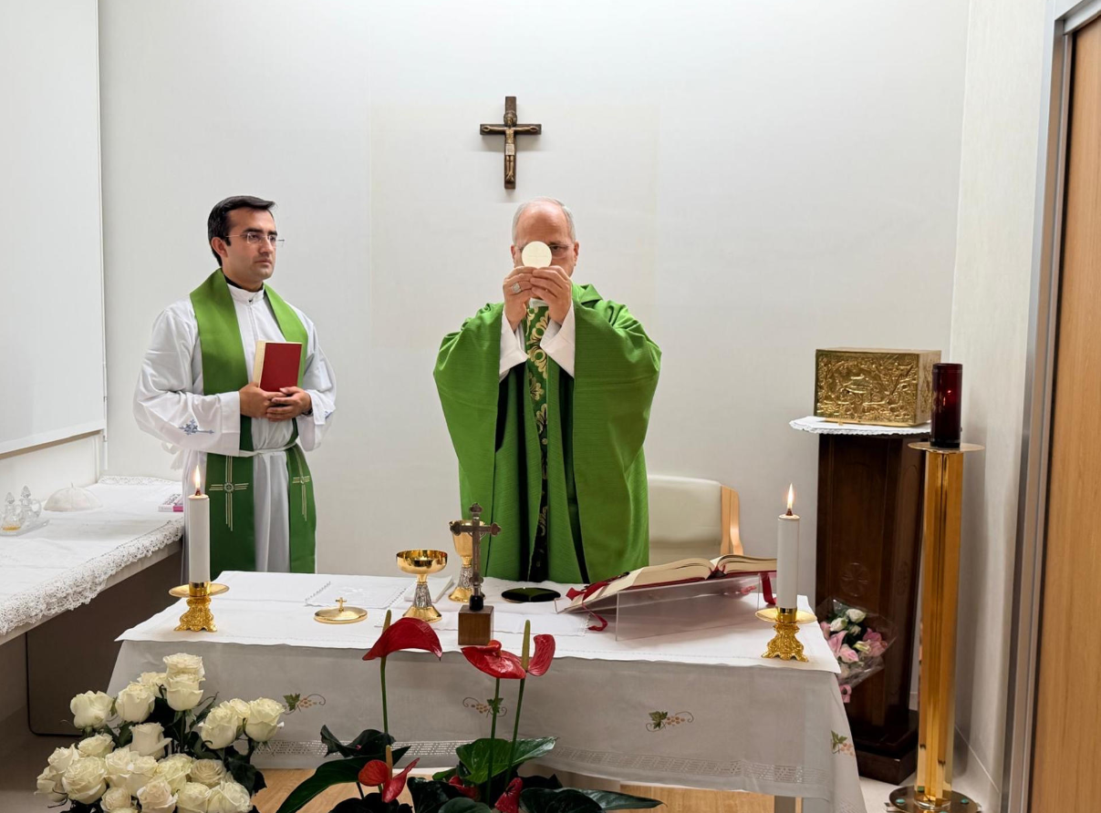 El Vaticano comparte las primeras imágenes del Papa León XIV tras su operación e informa sobre su estado de salud