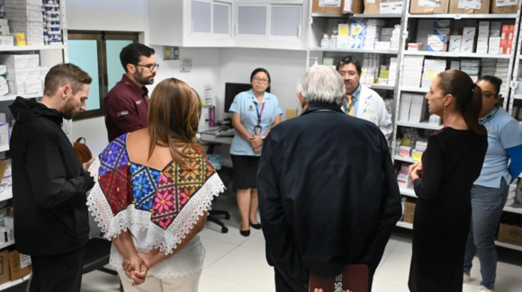 Sheinbaum atribuye a burocracia el desabasto de medicamentos y promete atender pendientes en hospitales públicos