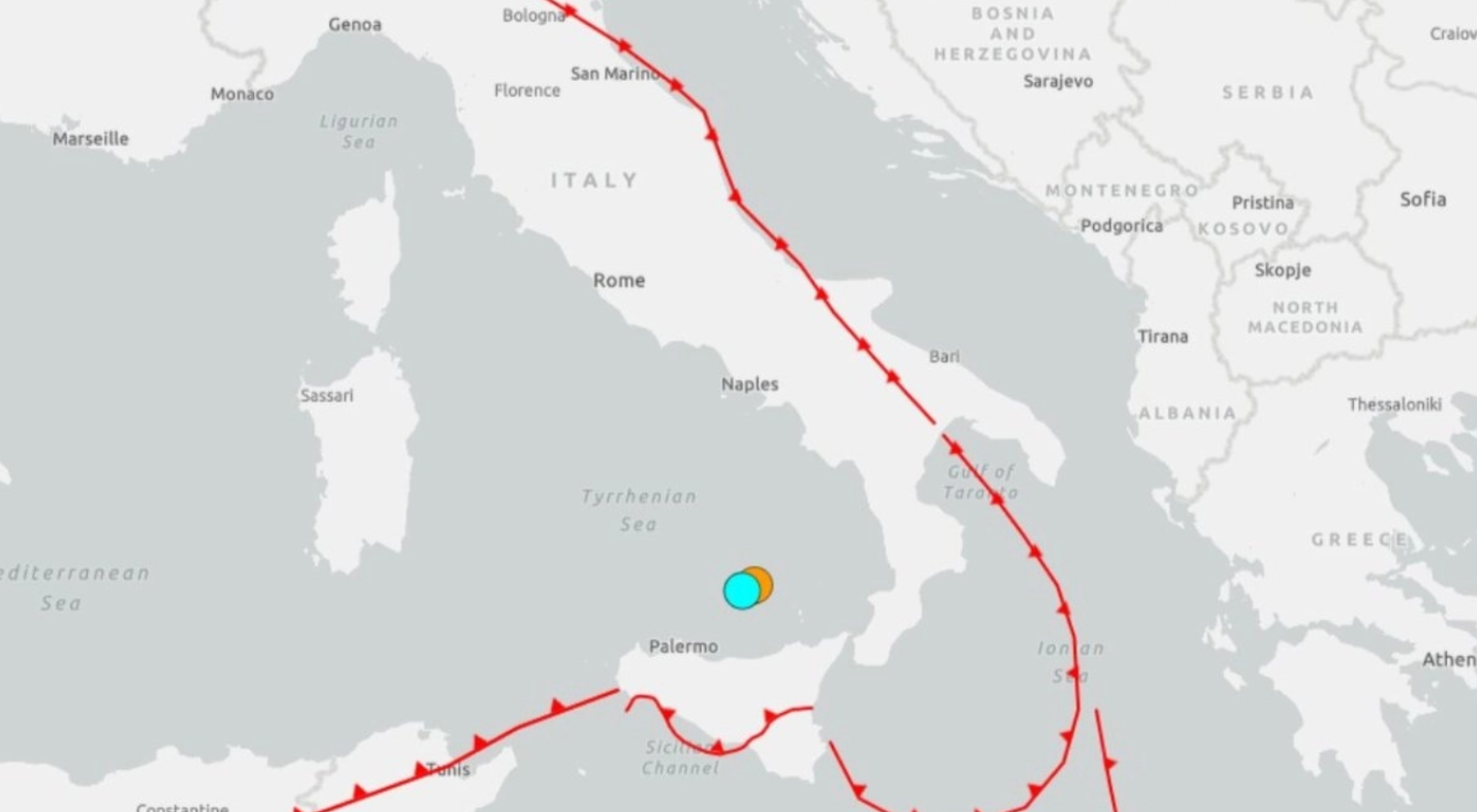 Italia activa alerta de tsunami tras una serie de sismos cerca de Sicilia
