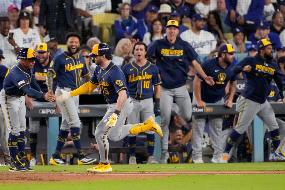 Cerveceros dejan contra las cuerdas a los Dodgers y toman ventaja de 3-0 en la Serie de Campeonato