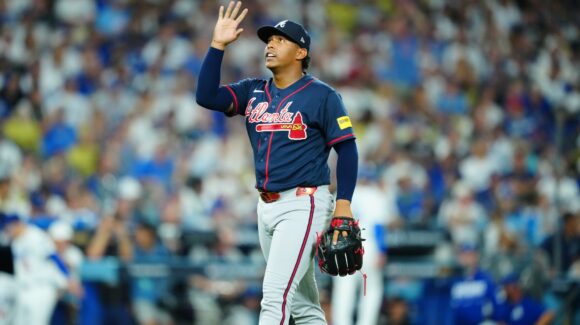 Playoffs MLB 2026: Braves derrotan a Dodgers 3-2 y empatan la Serie Divisional de la Liga Nacional