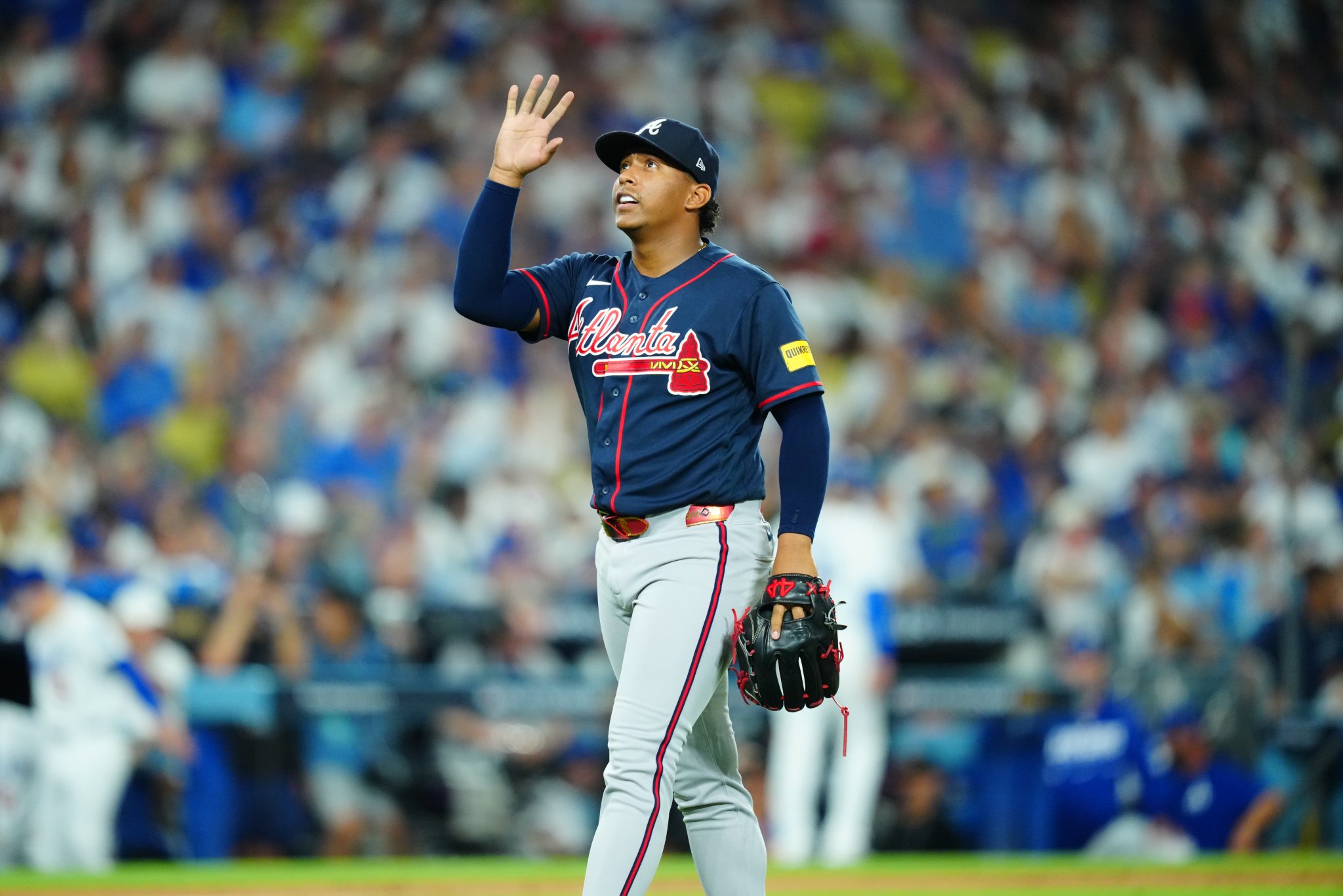 Playoffs MLB 2026: Braves derrotan a Dodgers 3-2 y empatan la Serie Divisional de la Liga Nacional