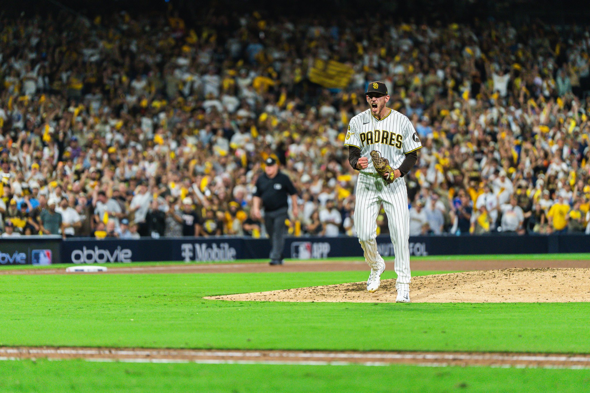 San Diego Padres vs Milwaukee Brewers en vivo: Horario y dónde ver el juego 3 Serie Divisional Playoffs MLB 2026