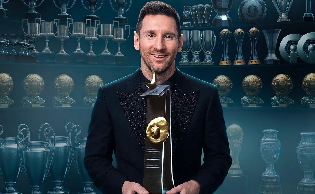 Lionel Messi recibe la insignia del Premio Princesa de Asturias de los Deportes 2026 de manos de Leonor de Borbón