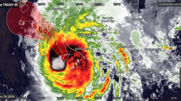Huracán ‘Trudy’ se intensifica a categoría 2 y pone en alerta a Jalisco y Colima