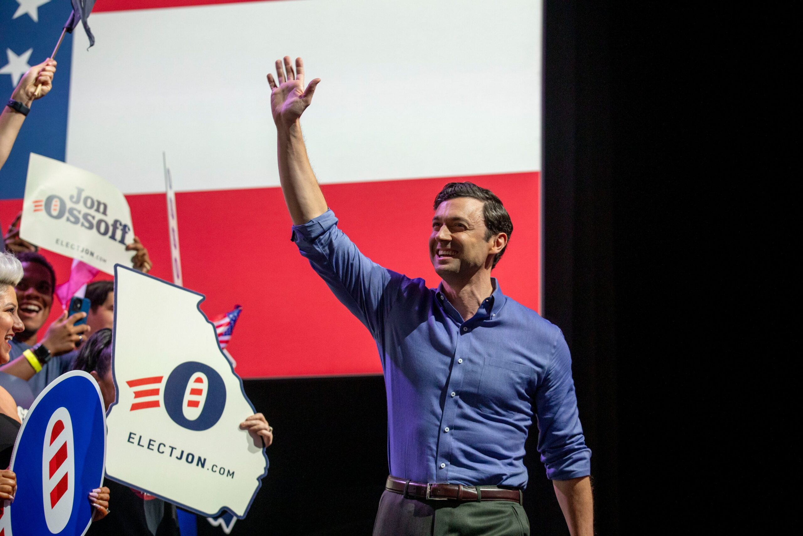 Jon Ossoff acusa desgaste del efecto Trump y busca capitalizarlo rumbo a las elecciones de medio término en EU