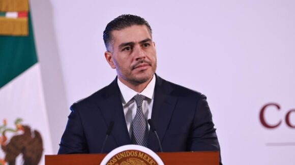 Harfuch afirma en San Lázaro que la Marina denunció la red de huachicol fiscal; FGR mantiene bajo resguardo 10 millones de litros