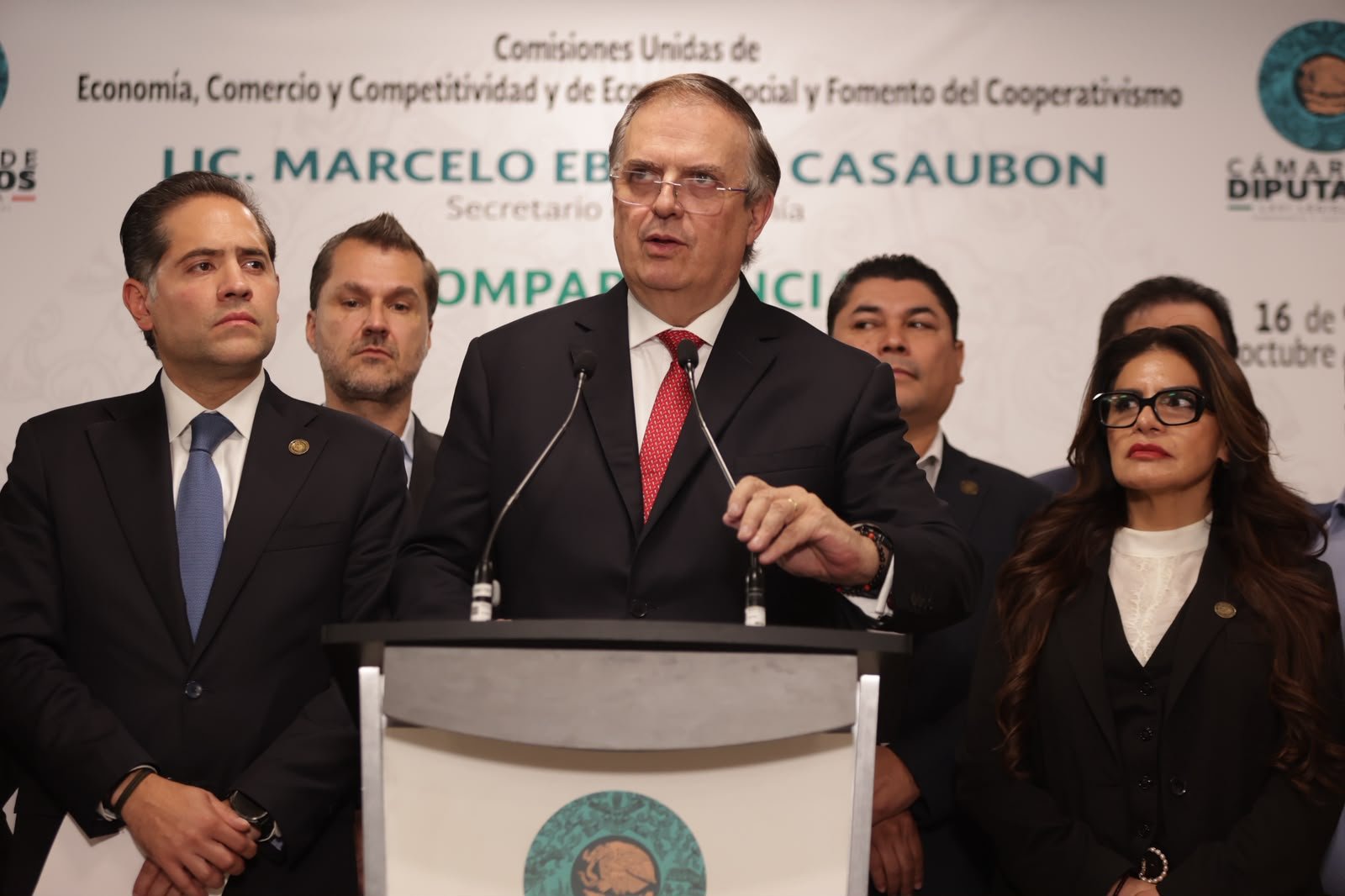 Diputado del PAN cuestiona a Ebrard y asegura que ‘Ley Antimemes’ podría limitar la libertad de expresión