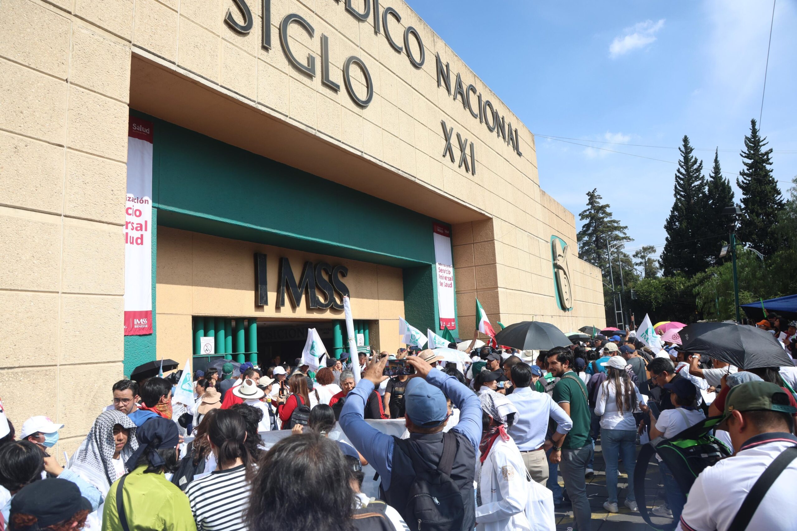 “No hay manera de que ganen esa encuesta”: enfermero del IMSS en la CDMX sobre consulta salarial de este miércoles