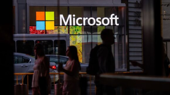 Microsoft ofrece retiros voluntarios a unos 60 mil empleados en EU, Canadá, India y Reino Unido