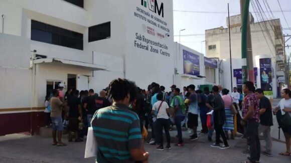Más de 27 mil personas naturalizadas buscan su credencial del INE rumbo a las elecciones de 2027