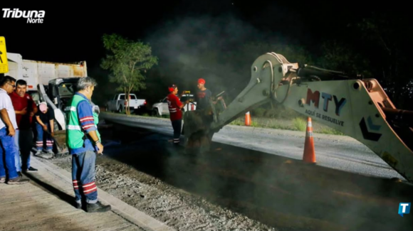 Adrián de la Garza encabeza trabajos de bacheo en avenidas principales de Monterrey