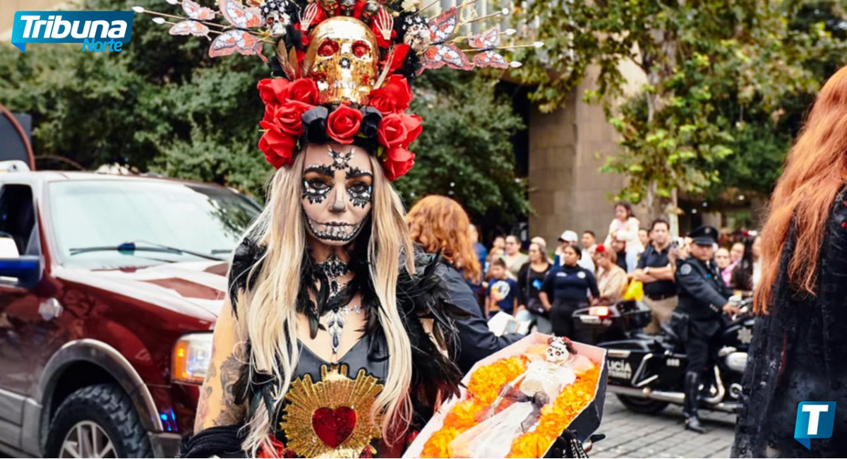 El Desfile de las Calaveras del Festival Santa Lucía llena de color el centro de Monterrey pese a la lluvia