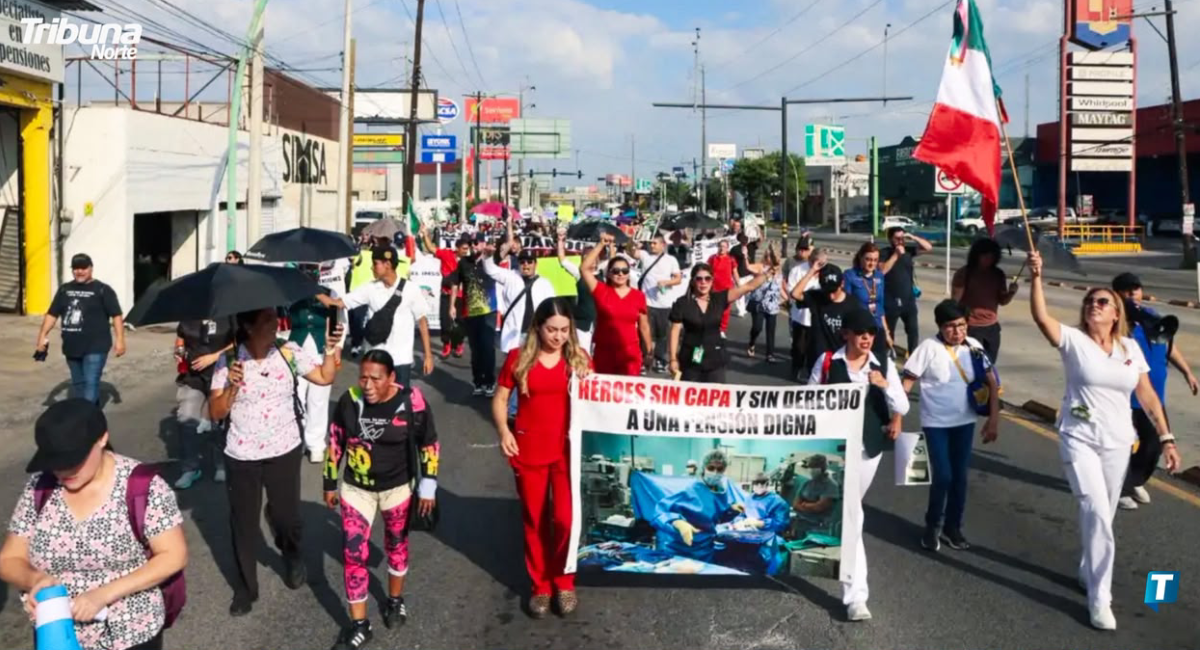 Protestan empleados del IMSS en NL bloqueando las vialidades principales para exigir aumento salarial y abasto de medicamentos