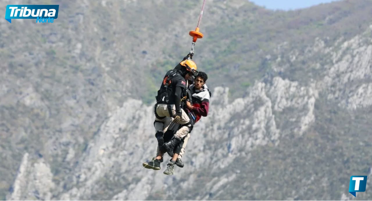 Rescatan en helicóptero a hombre tras caer 20 metros en el Cerro de las Mitras