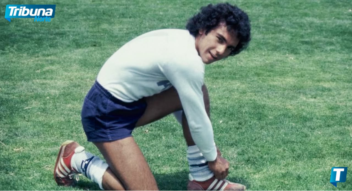 Hugo Sánchez conmemora 50 años de su debut profesional en el Estadio Universitario