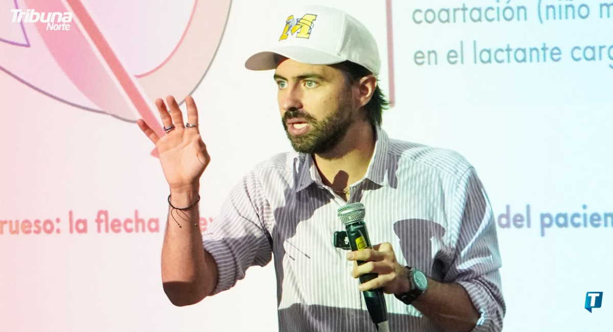 Aborda doctor Álvaro Riojas retos eléctricos en corazones congénitos durante simposio médico