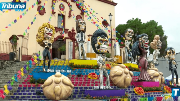 NL: Santiago dedica monumental altar de Día de Muertos a leyendas de la música y el cine