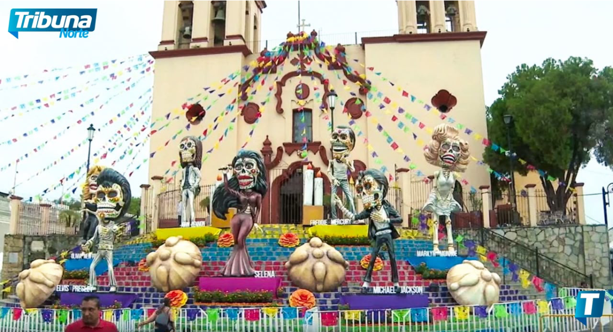 Instalan en Santiago monumental altar con tributo a leyendas de la música y el cine